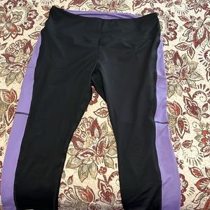 Ruby ribbon leggings. Size XXL